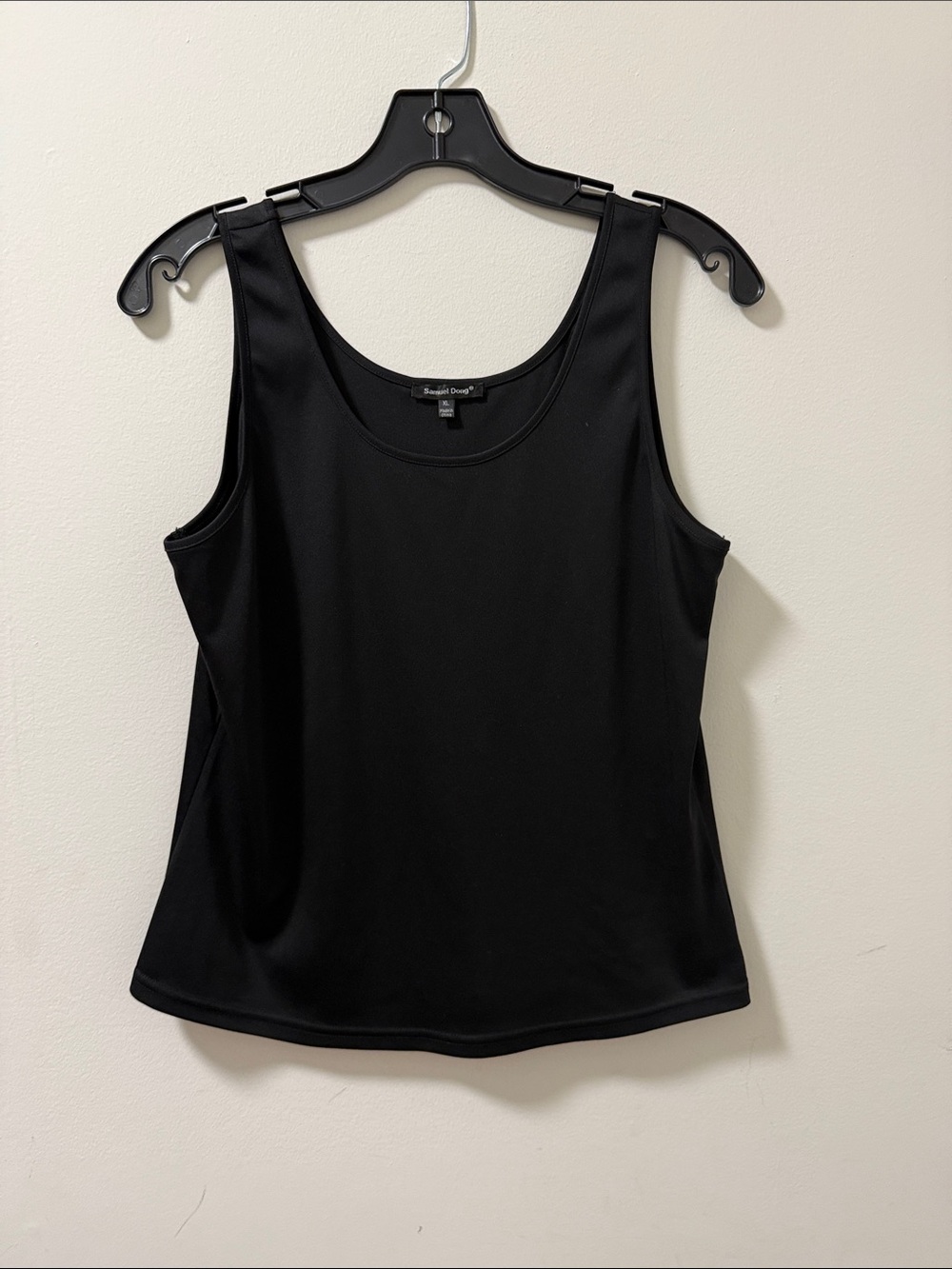 Samuel Dong Black Tank Top with Scoop Neck. Size X Large. Women’s.
